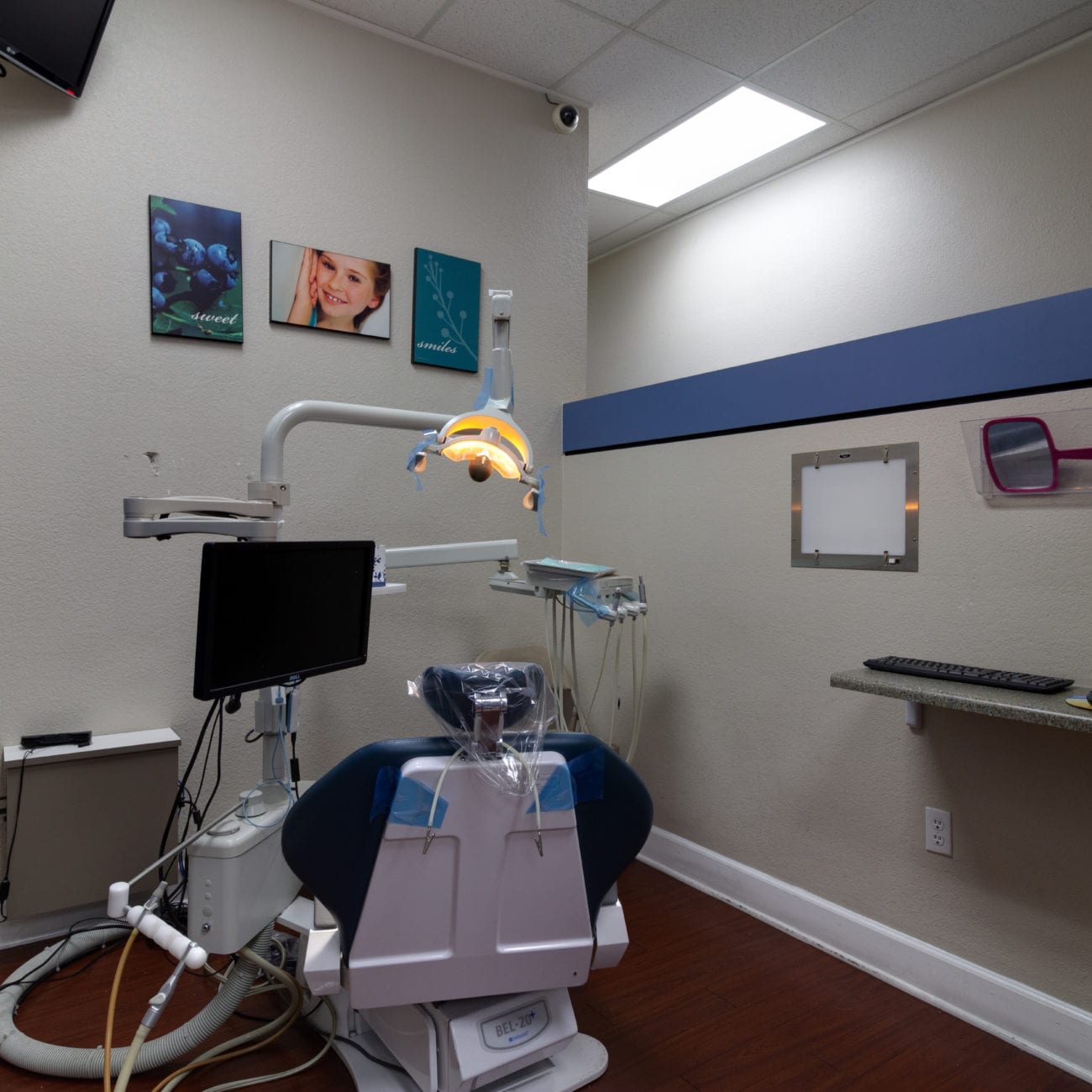 Dentist in East Lancaster CA Smile Dental Group